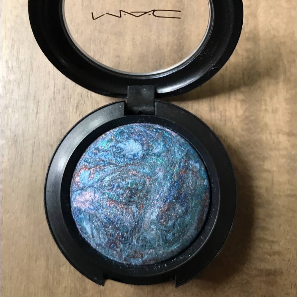 MAC Makeup - Picture 3 of 3